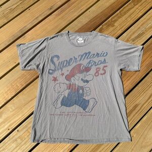 Vintage 2016 Grey Super Mario Bros. 85th Anniversary tee Size Large